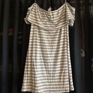 J Mode off the shoulder tunic